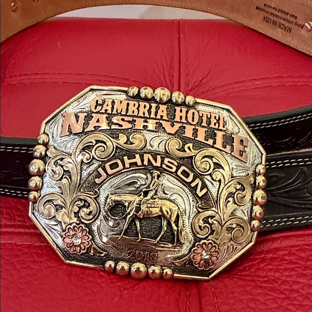 Unisex Molly Custom Huge Silver Buckle With Justin Leather Belt, Sz 40